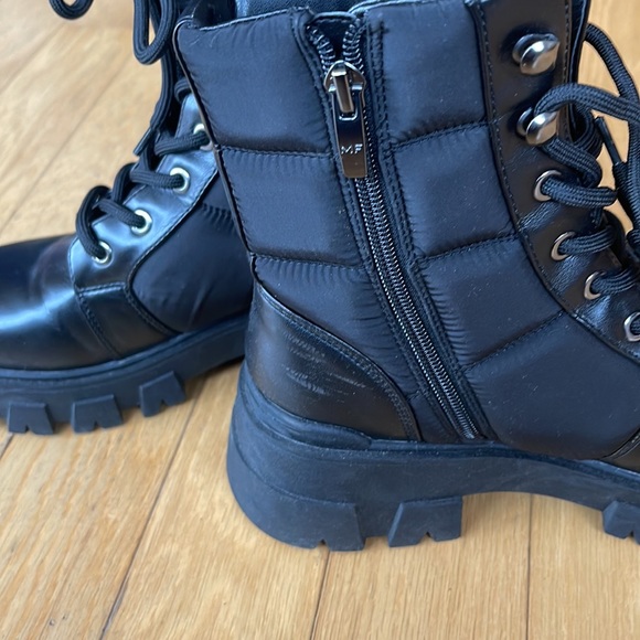 MARC FISHER AMITA LUGSOLE LACE UP BOOTIE. - Picture 5 of 7